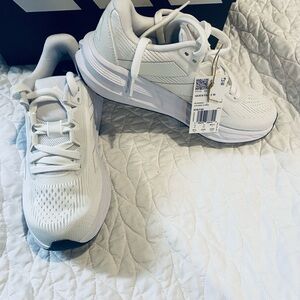 Under Armour Women's White Athletic Running Sneakers